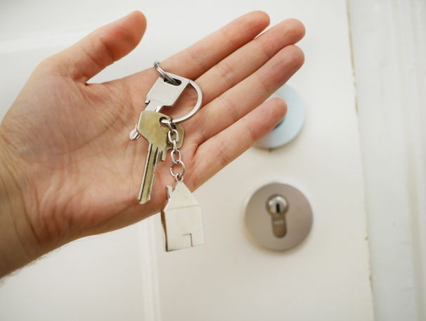 https://ErikaMchenry.StopRentingStartOwning.com